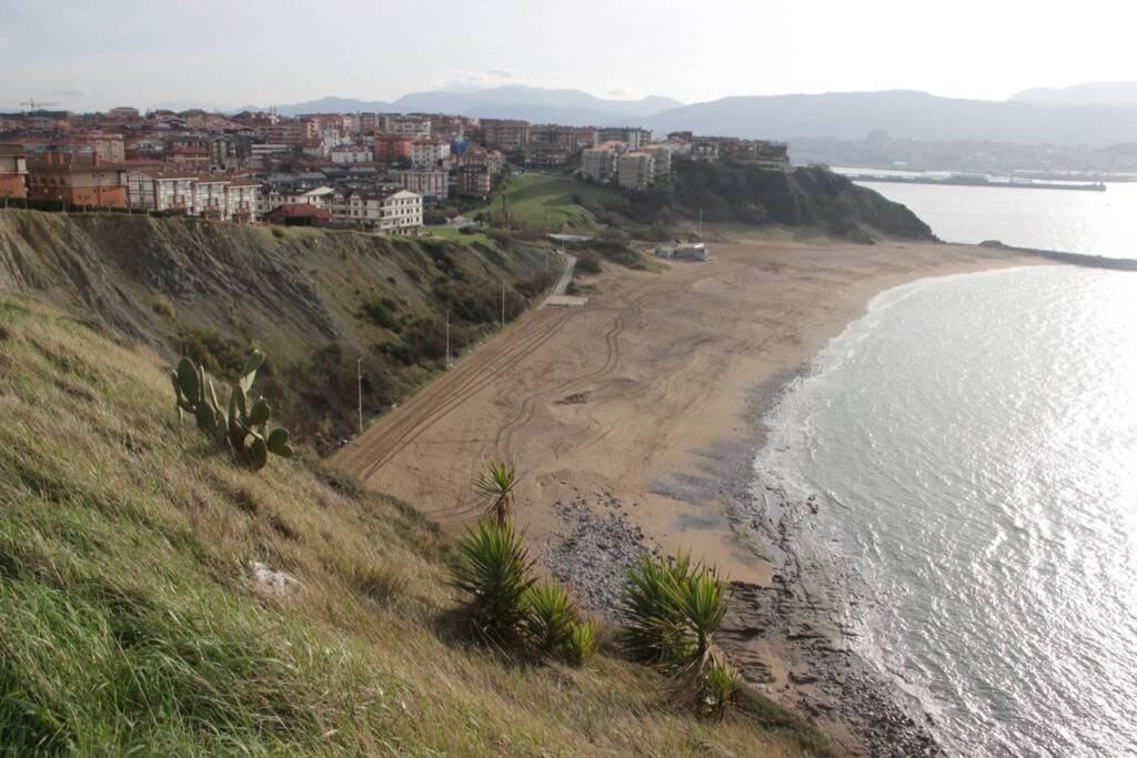 Aixerrota Apartamentos B Getxo Bagian luar foto