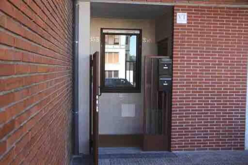 Aixerrota Apartamentos B Getxo Bagian luar foto
