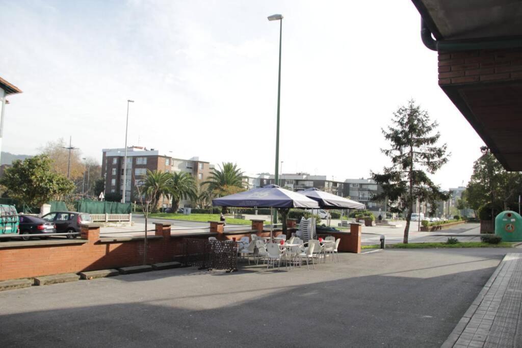 Aixerrota Apartamentos B Getxo Bagian luar foto